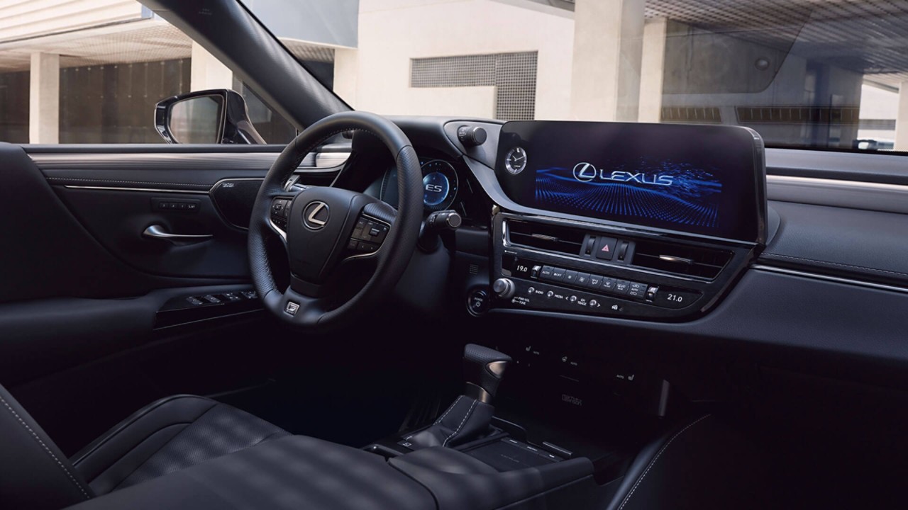 De cockpit van de Lexus ES 