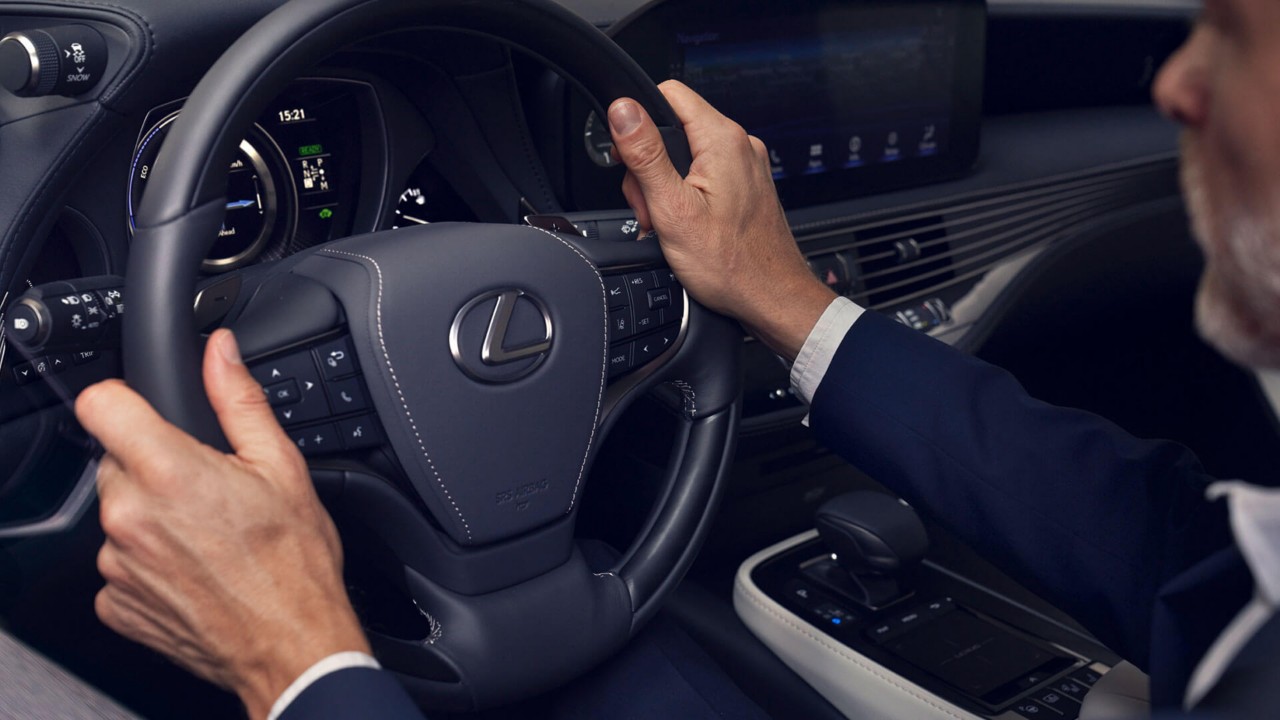 Lexus-LS-interieur-stuur