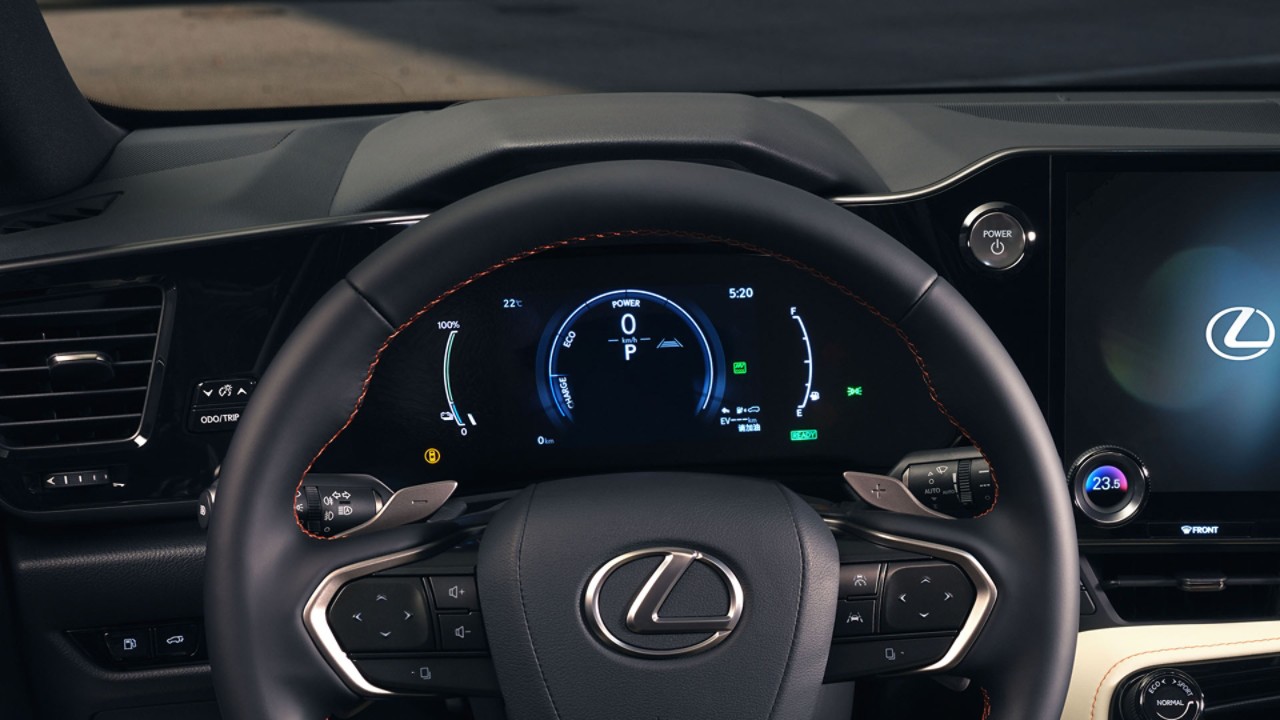 Lexus-interieur-nx-multi