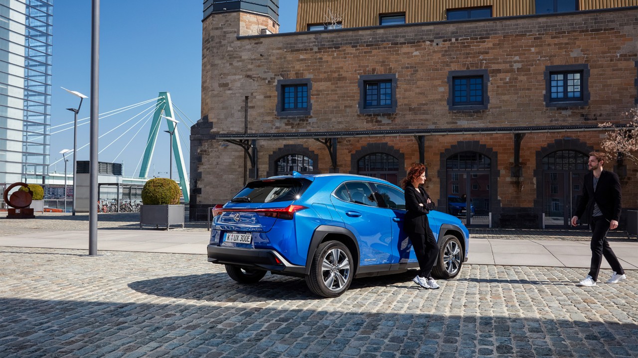 8 FANTASTISCHE FEITEN OVER DE LEXUS UX 300e ELECTRIC