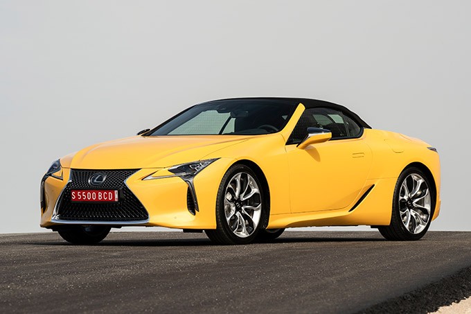 LEXUS LC 500 CONVERTIBLE VALT IN DE PRIJZEN BIJ WOMEN'S WORLD CAR OF THE YEAR-VERKIEZING
