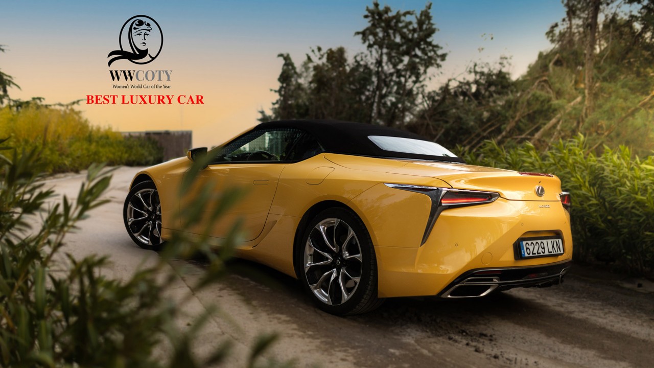 LEXUS LC 500 CONVERTIBLE VALT IN DE PRIJZEN BIJ WOMEN'S WORLD CAR OF THE YEAR-VERKIEZING