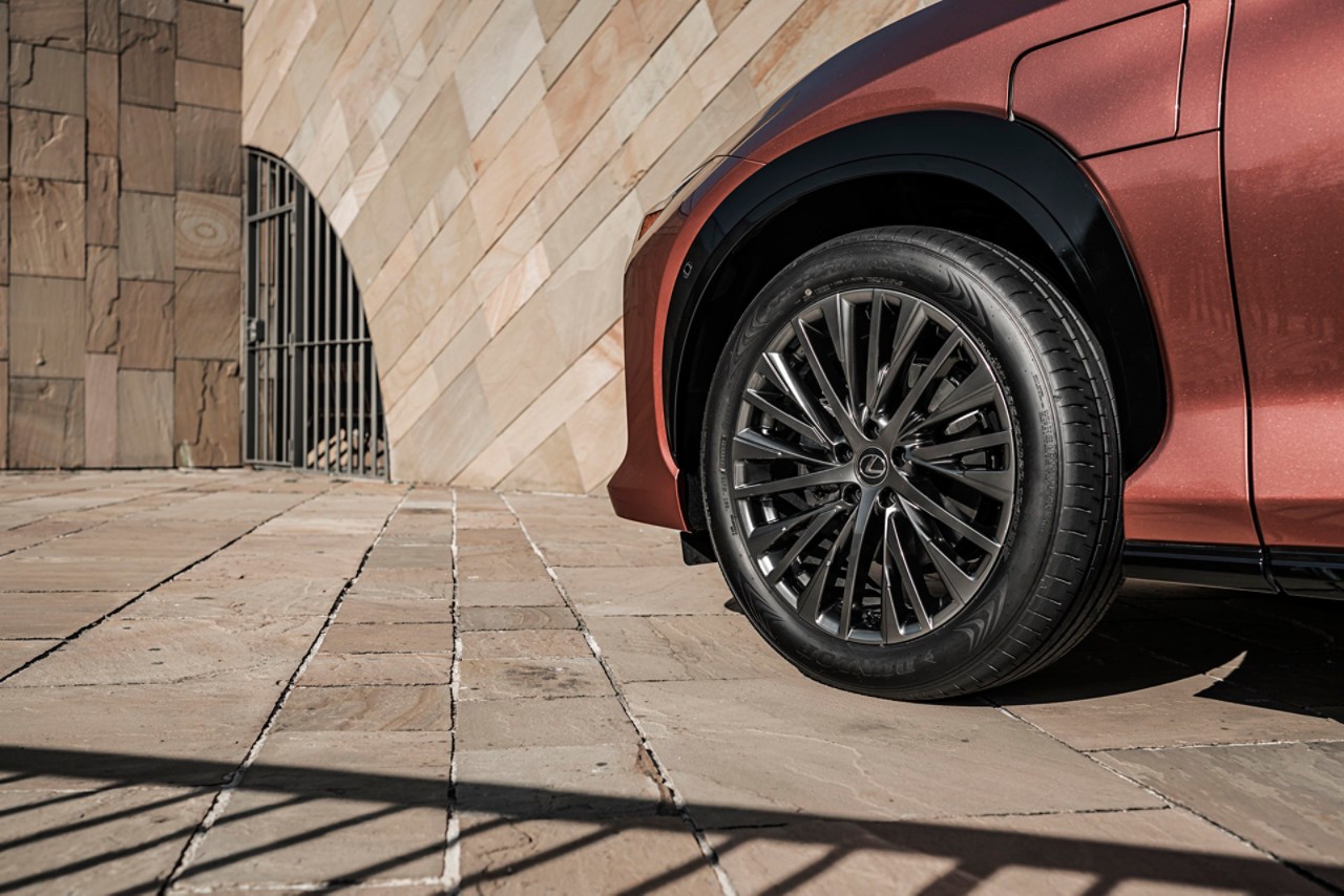 Lexus, RZ, One, Motion, Grip, exterieur, koperkleurig, voorkant, wiel