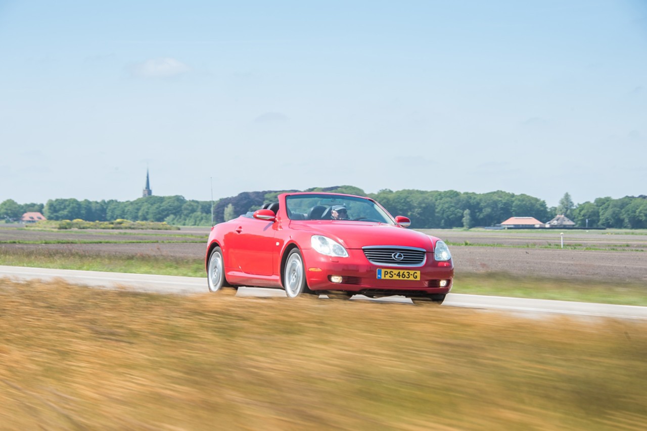 Lexus SC430, rijdend, Tiede Boersma, Irm Alkema