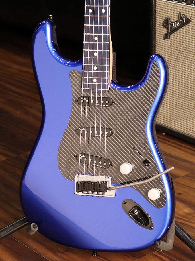 Lexus, Fender Lexus LC Stratocaster, voorkant, exclusieve elektrische gitaar, detail
