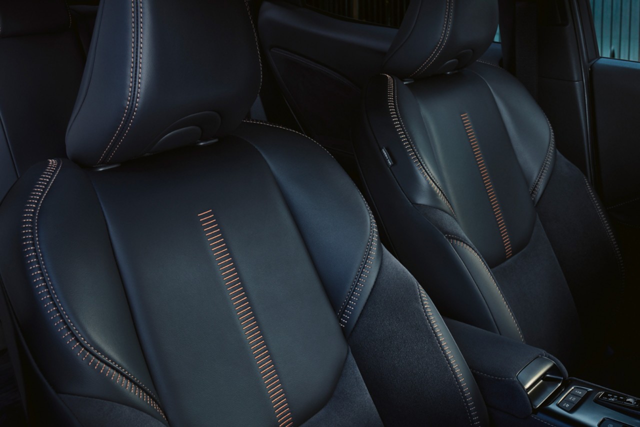 Lexus LBX, interieur, stoel, bekleding, stiksels