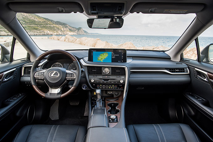 Lexus RX interieur dashboard stuur
