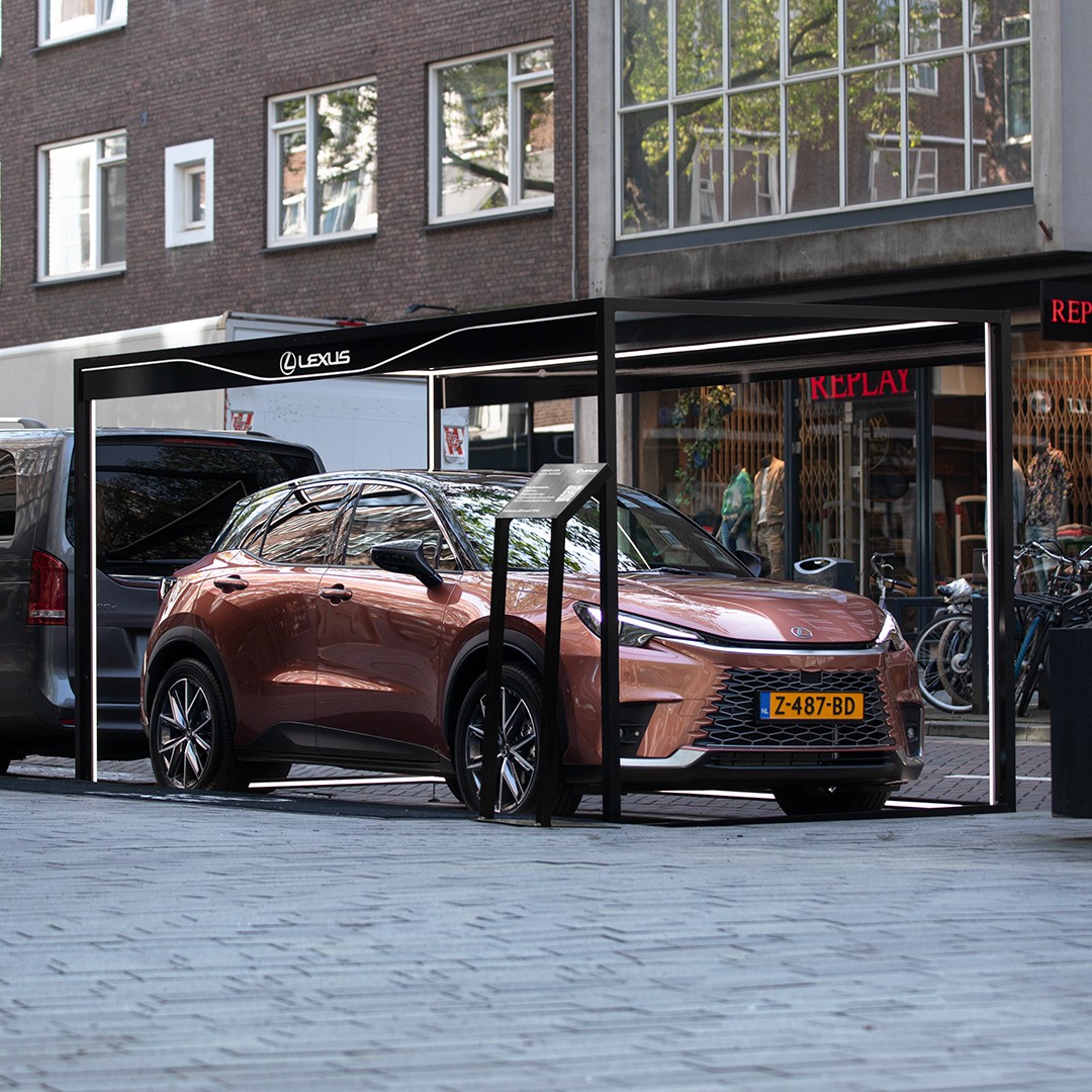 Lexus stunt met kleinste showroom van Nederland | Lexus.nl