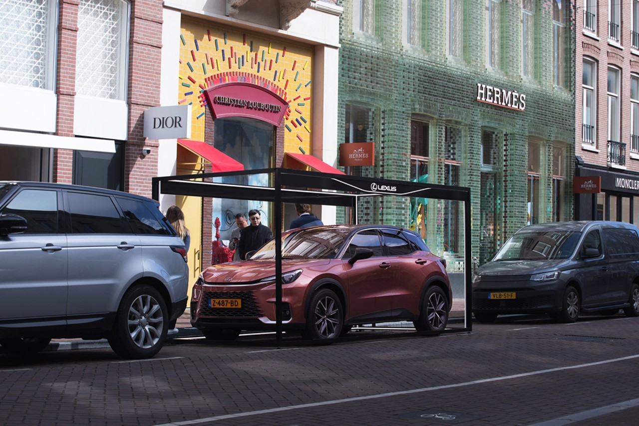 Lexus stunt met kleinste showroom van Nederland | Lexus.nl