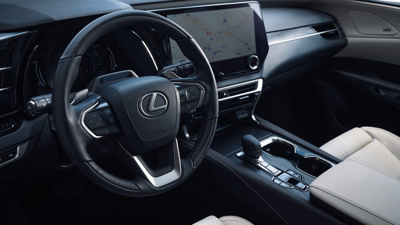 Lexus RX bestuurders cockpit 