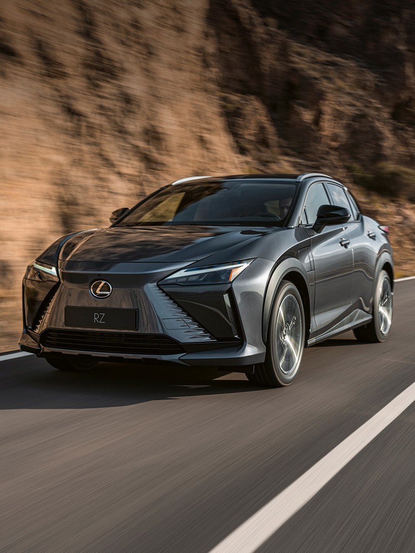 dxp-lexus-rz-450e-navigation-content-block-810x1080