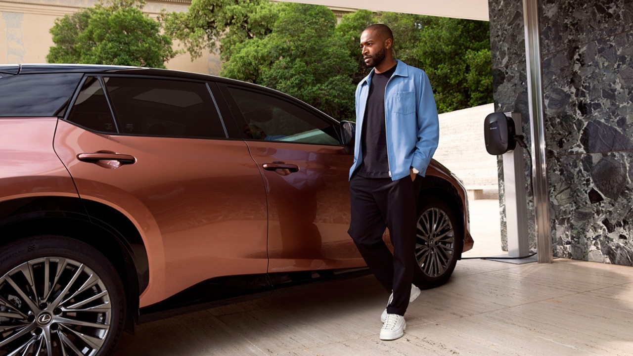 Lexus RZ thuis opladen